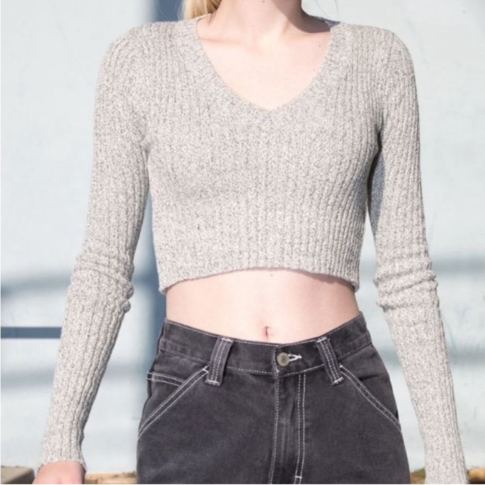 brandy melville melina cropped sweater cotton heather grey one size long sleeve